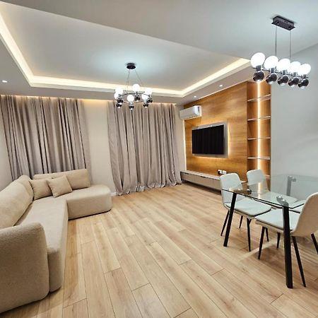 Miku Apartment-Modern 2Bedroom In Prime Location Tirana Bagian luar foto