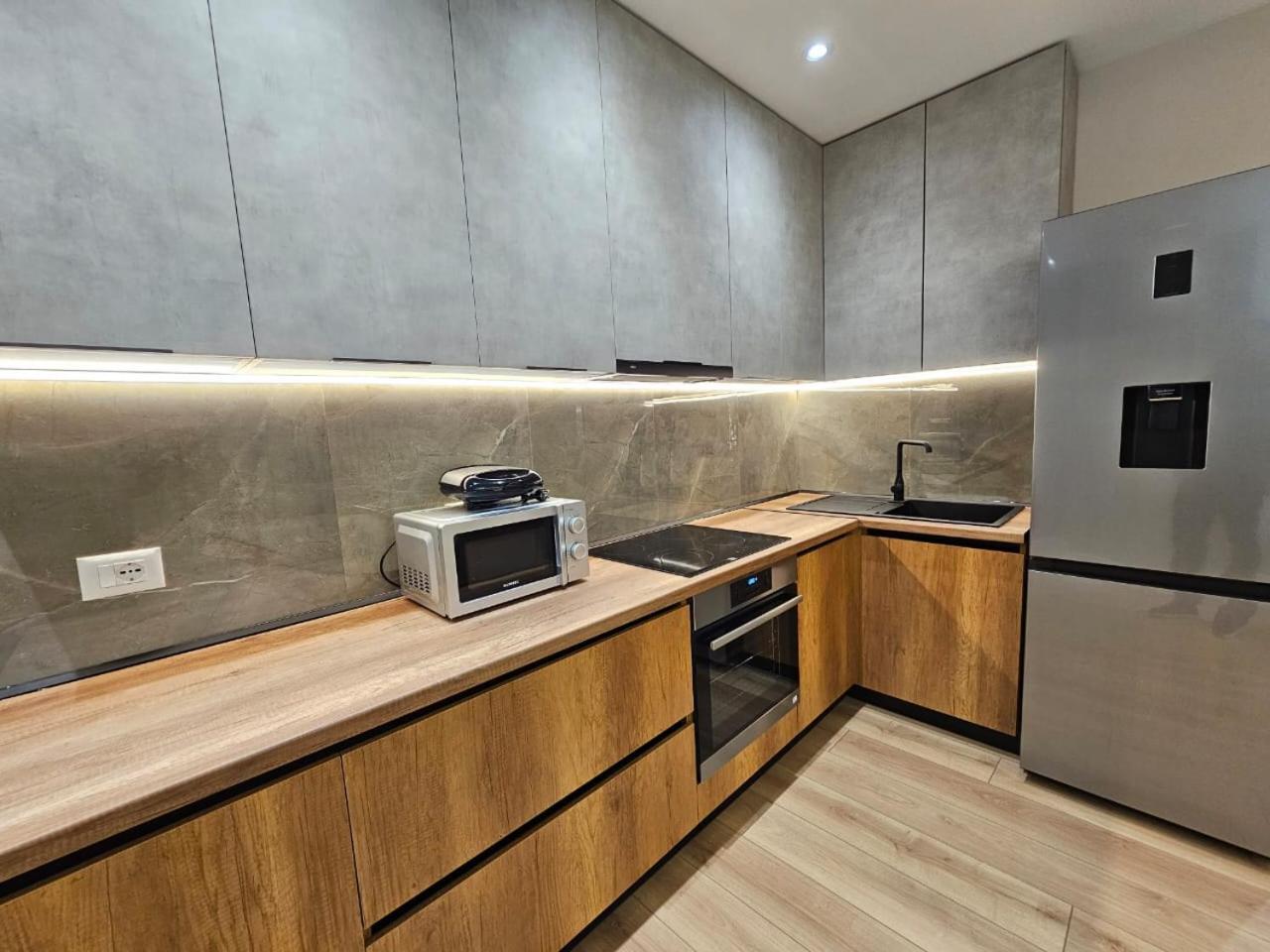 Miku Apartment-Modern 2Bedroom In Prime Location Tirana Bagian luar foto
